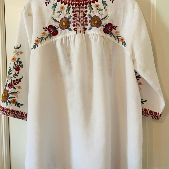 Johnny Was White Tunic with Multicolor Embroidery - Picture 6 of 6